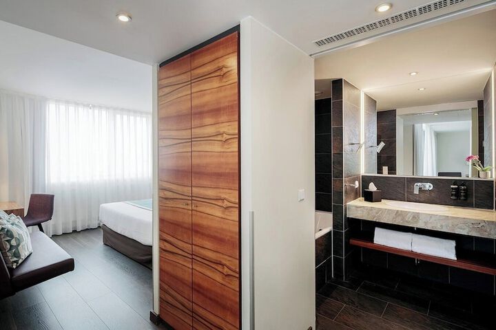 Room 25 of 50