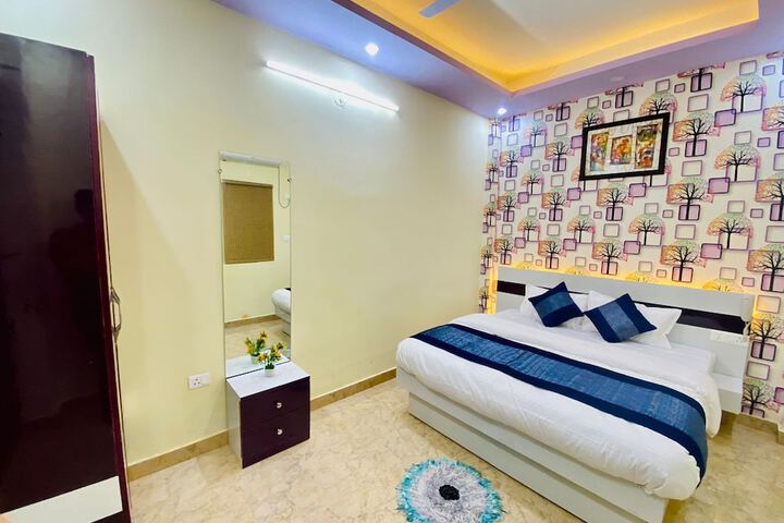 Room 10 of 29