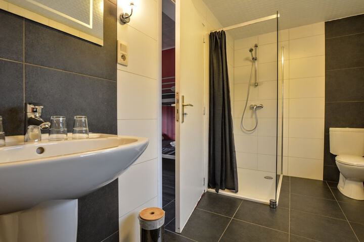 Room 15 of 29