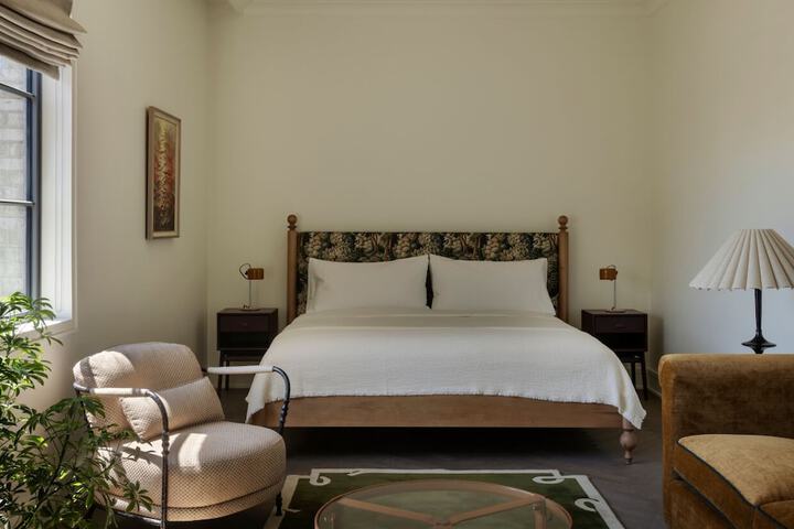 Room 11 of 35