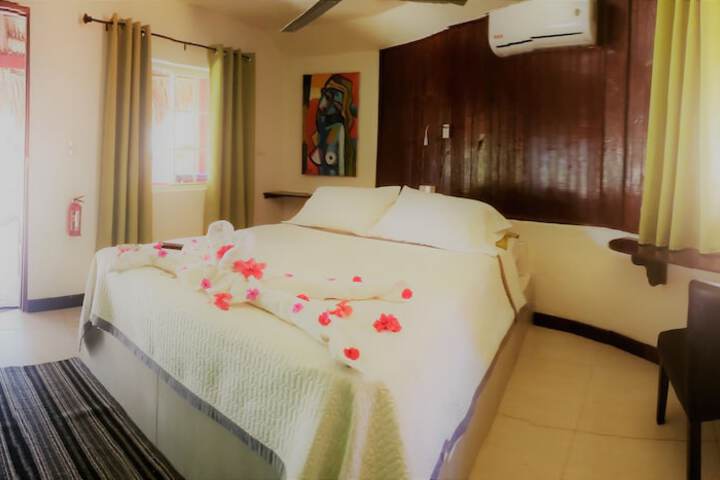 Room 3 of 44