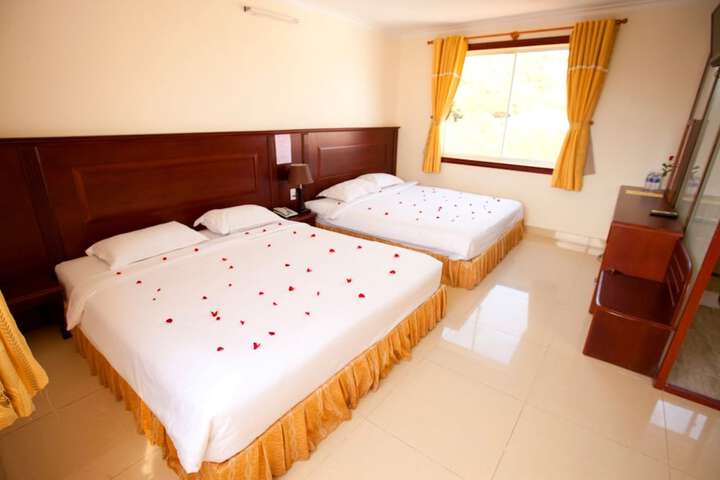 Room 8 of 30