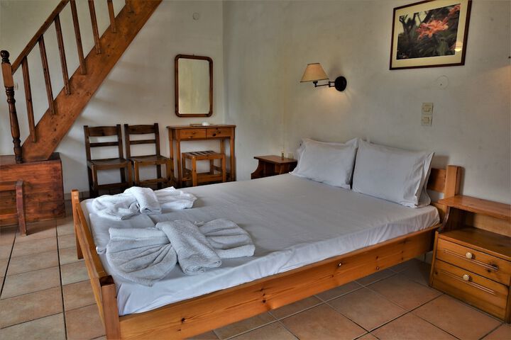 Room 2 of 38