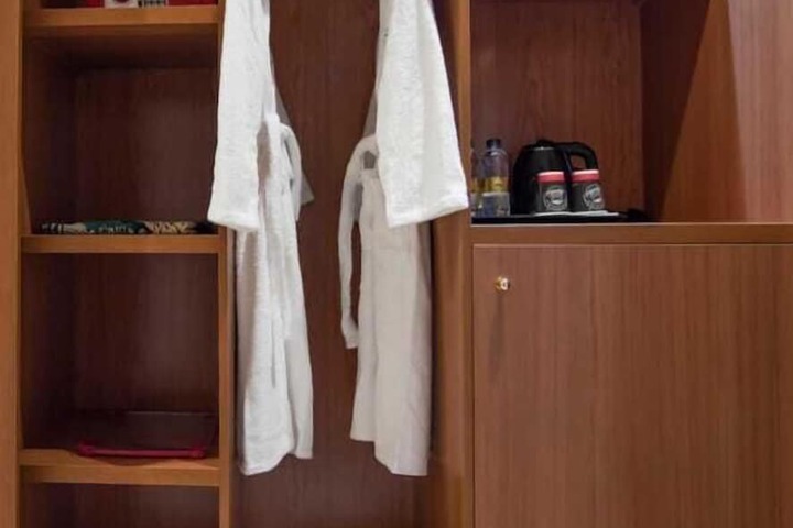 Room 18 of 47