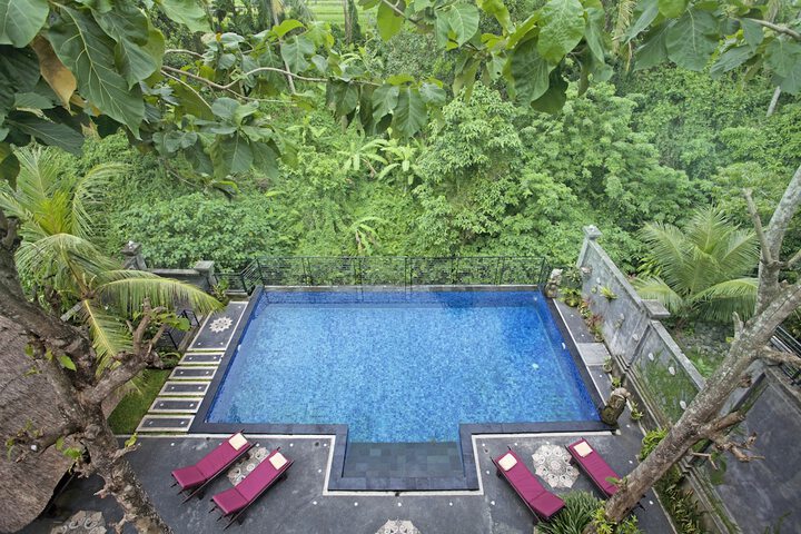 Hotel Pool