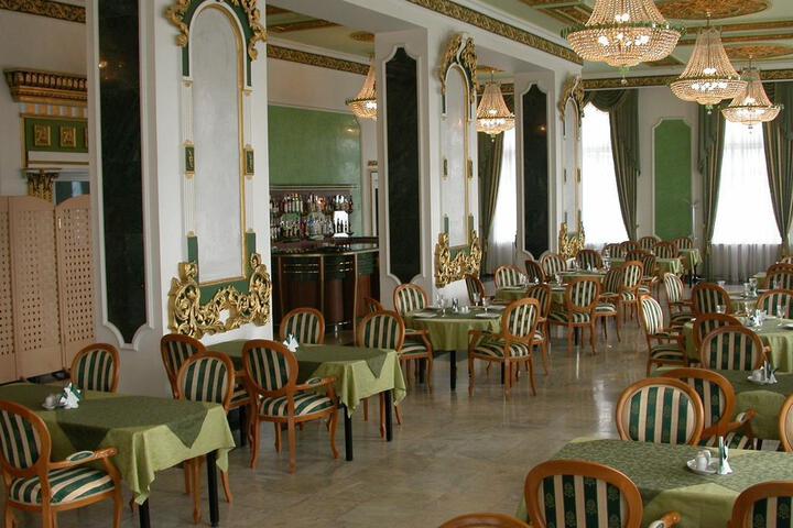 Dining 6 of 6