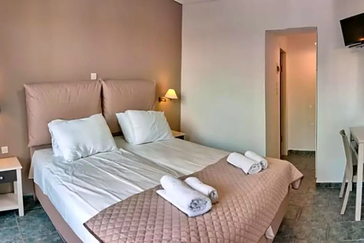 Room 2 of 13