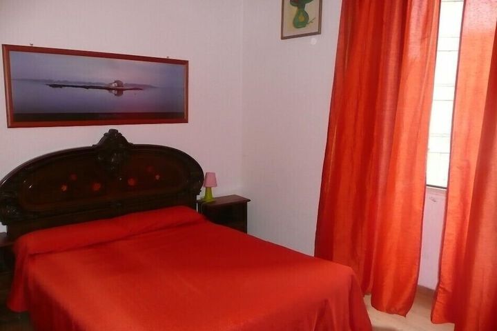 Room 10 of 20