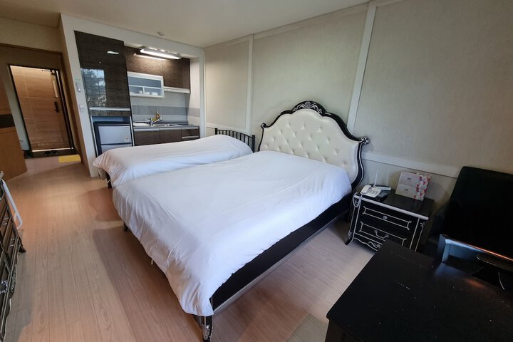 Room 14 of 39