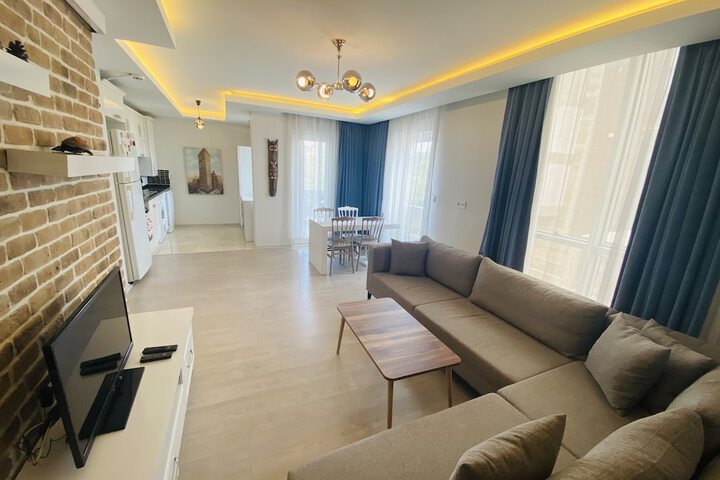 Room 4 of 122
