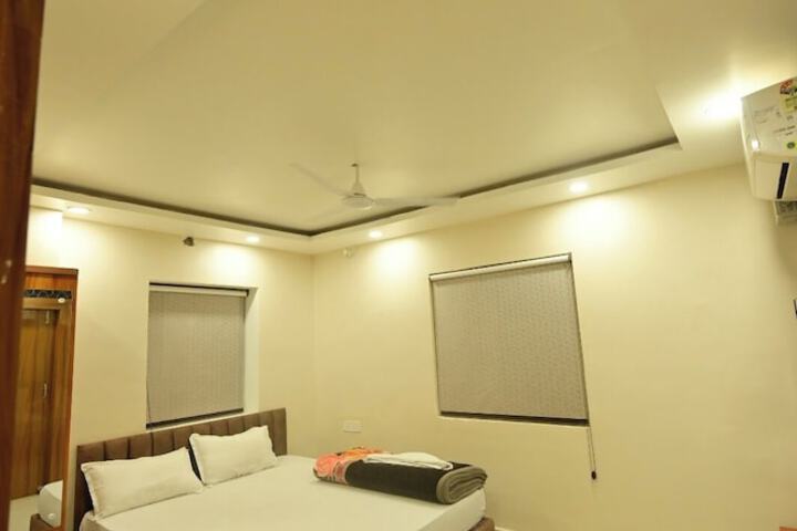Room 40 of 90