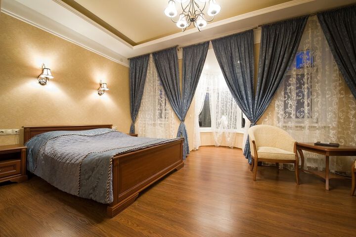 Room 4 of 50