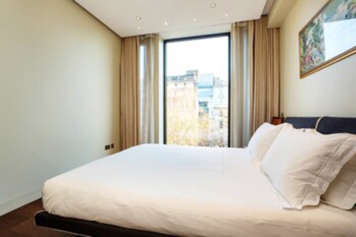 Room 14 of 22