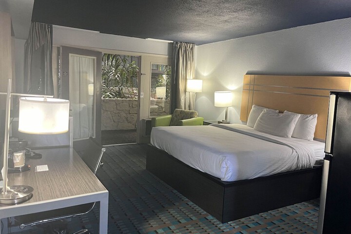 Room 42 of 85