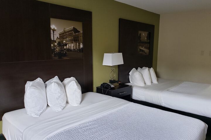 1 Queen Bed (22 of 23)