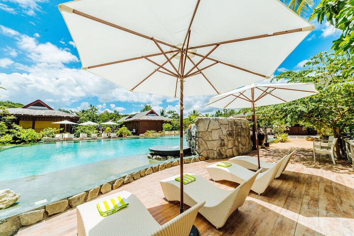 Hotel with Pool