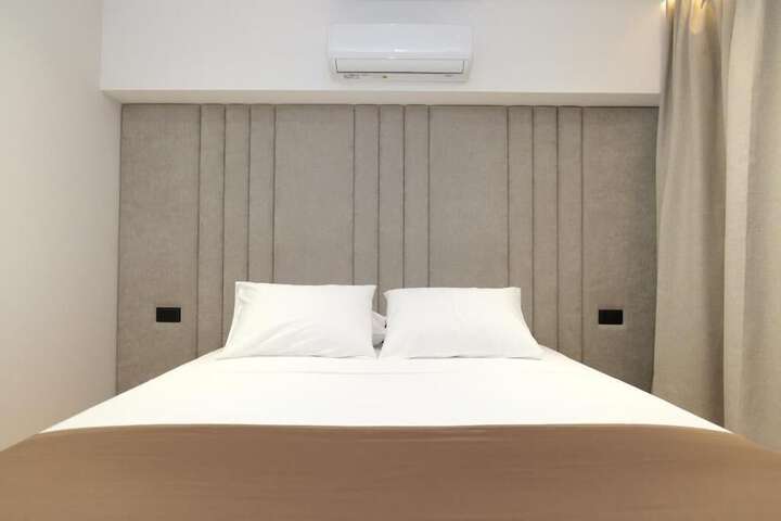 Room 19 of 87