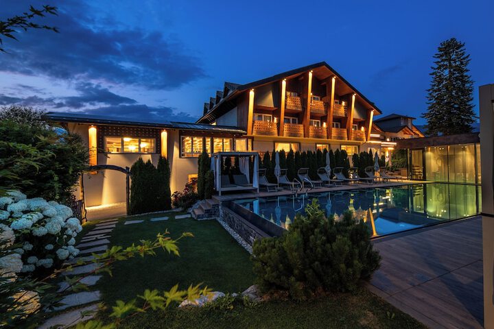 Pool Hotel