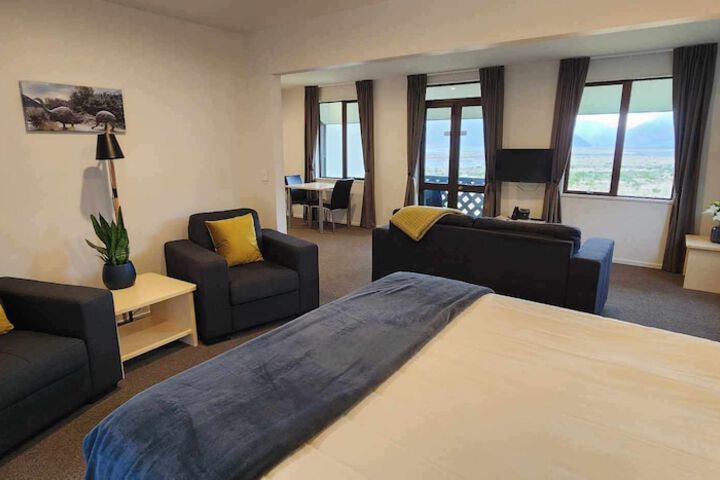 Room 10 of 42