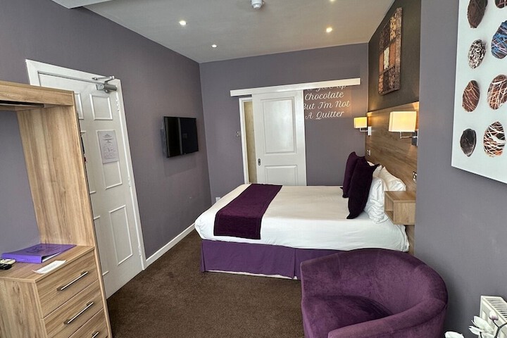 Room 72 of 193