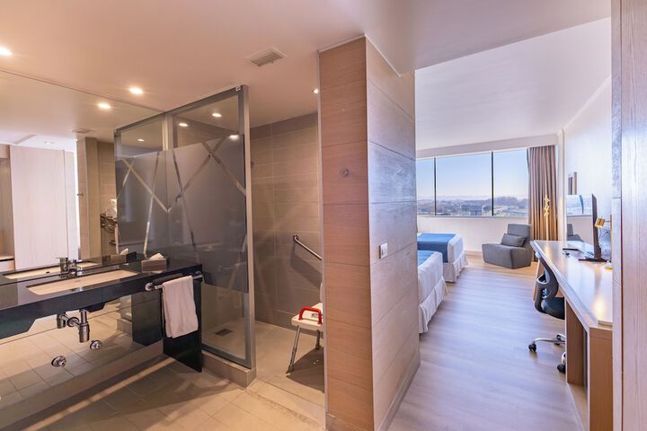 Room 14 of 35