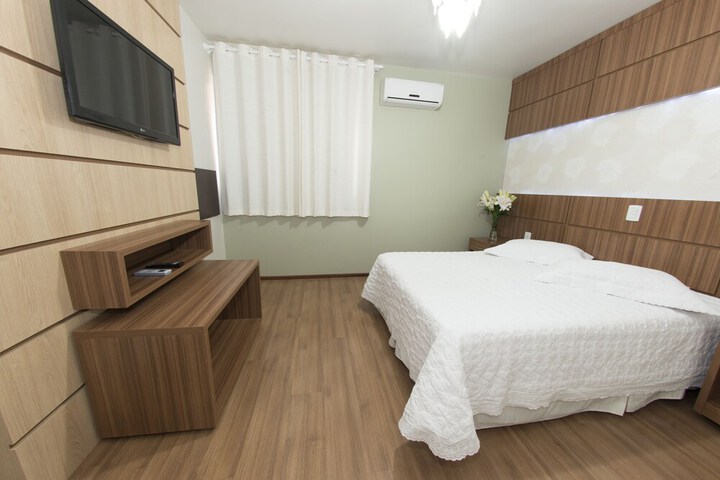 Room 16 of 80