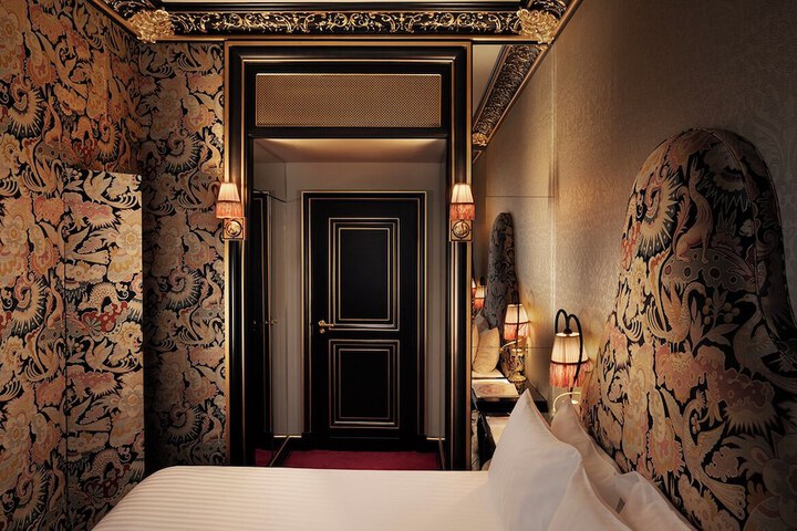 Room 16 of 113