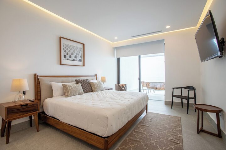 Room 10 of 42