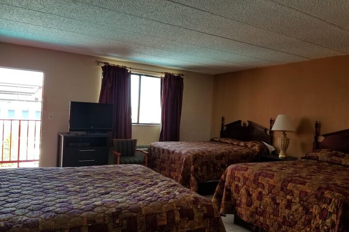 Room 11 of 35