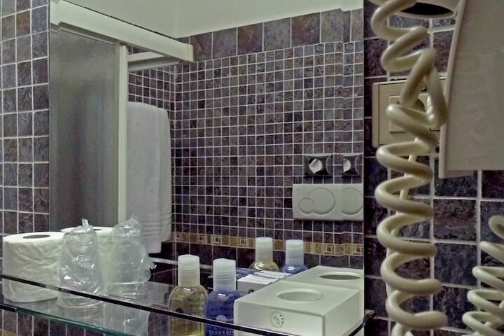 Room 34 of 54