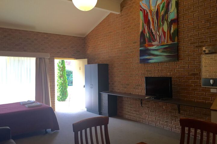 Room 16 of 33