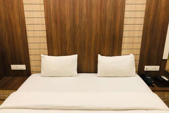 Room 5 of 33