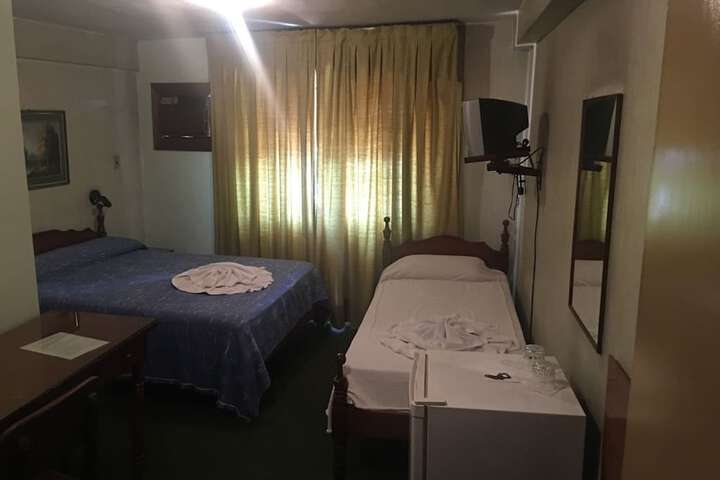 Room 10 of 27