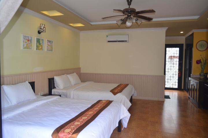 Room 25 of 146