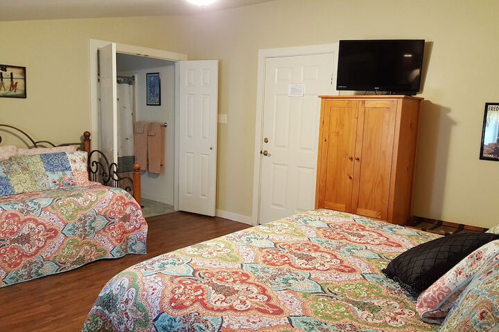 Room 4 of 68