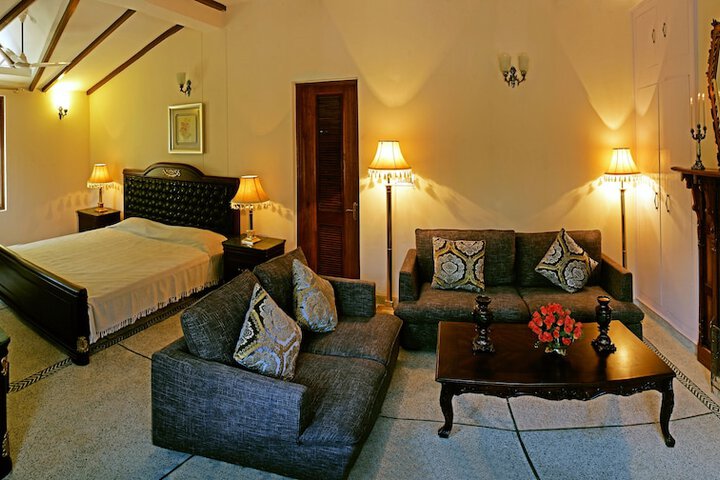 Room 8 of 36