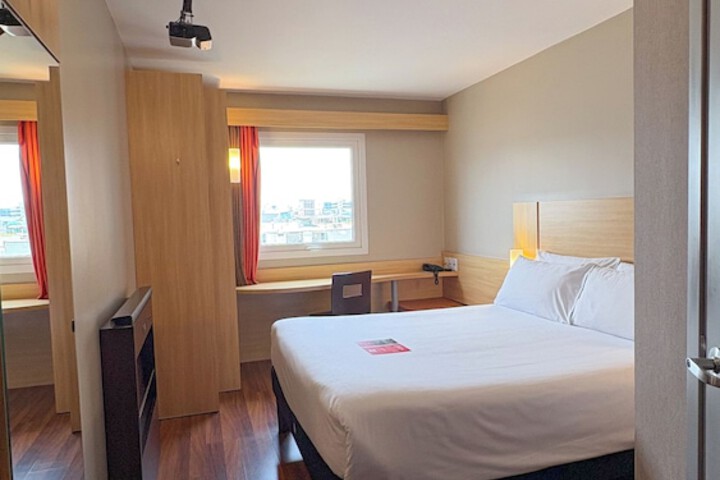 Room 27 of 113