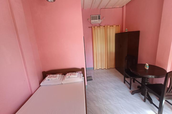 Room 3 of 37