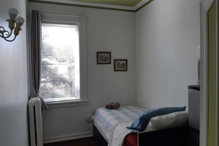 Room 2 of 12