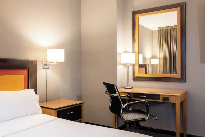 Room 18 of 72
