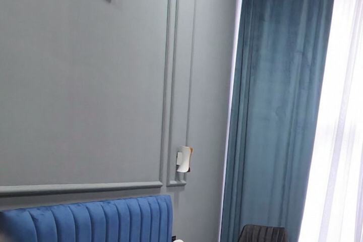 Room 6 of 33