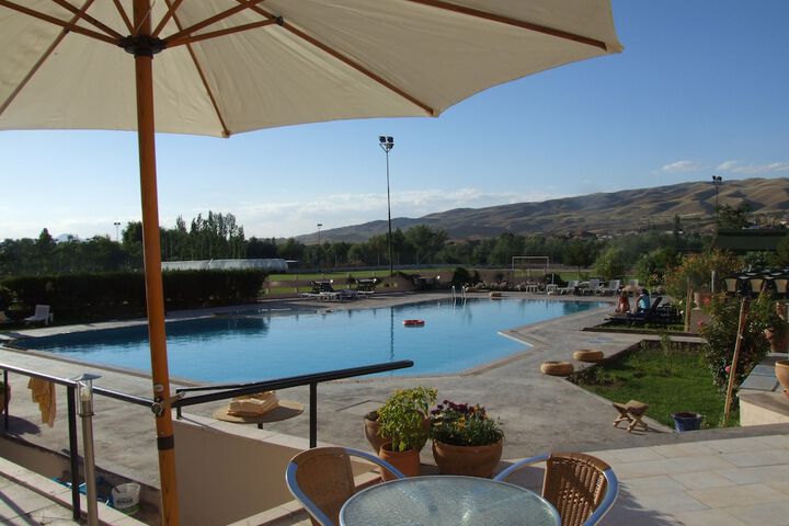 Hotel with Pool