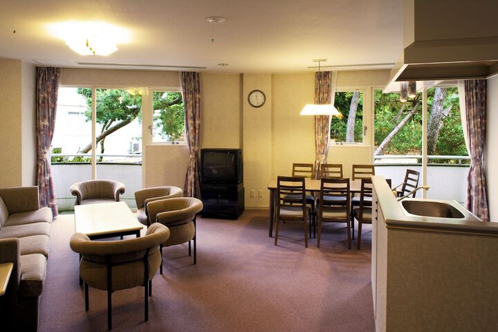 Room 8 of 61