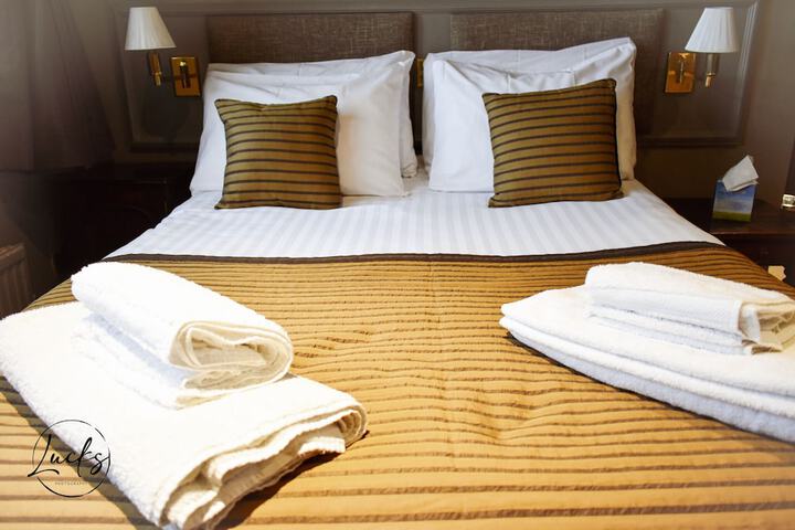 Room 4 of 34