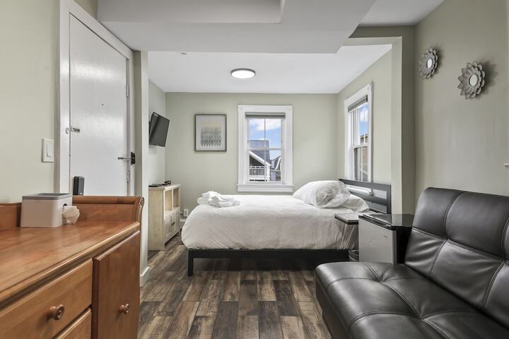 Room 14 of 96