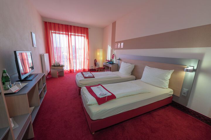 Room 7 of 17