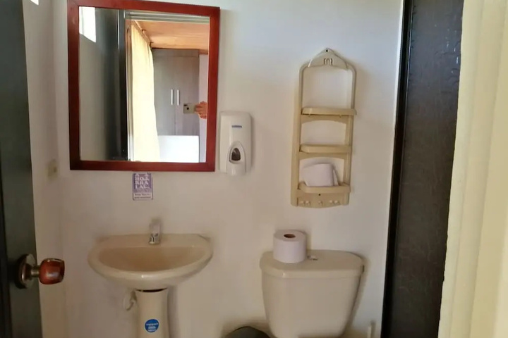 Room 9 of 18