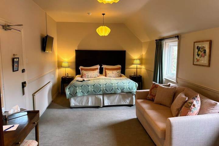 Room 5 of 61