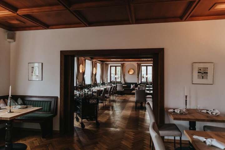 Dining 20 of 41