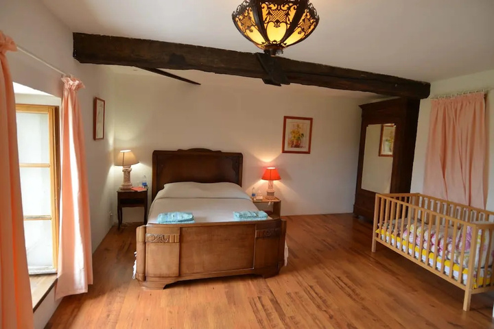 Room 4 of 13